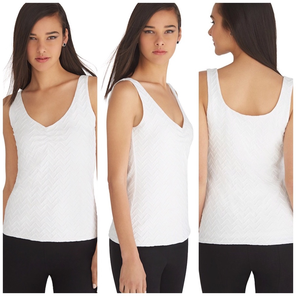 White House Black Market V-Neck Textured Tank - Picture 4 of 4